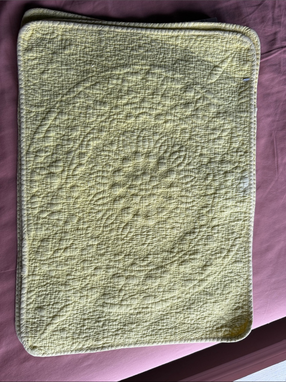 Set of 4 Shabby Chic yellow placemats